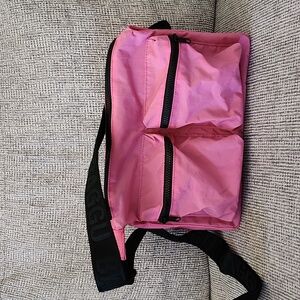 Baggu medium cargo crossbody in Azalea